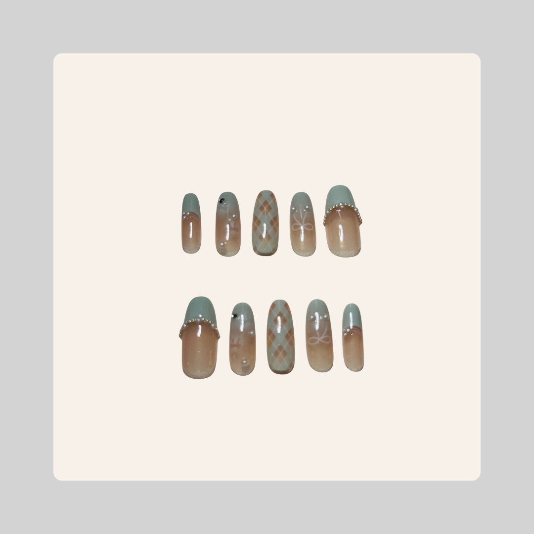 2.5 Oval French Baby Green Pearl Plaid